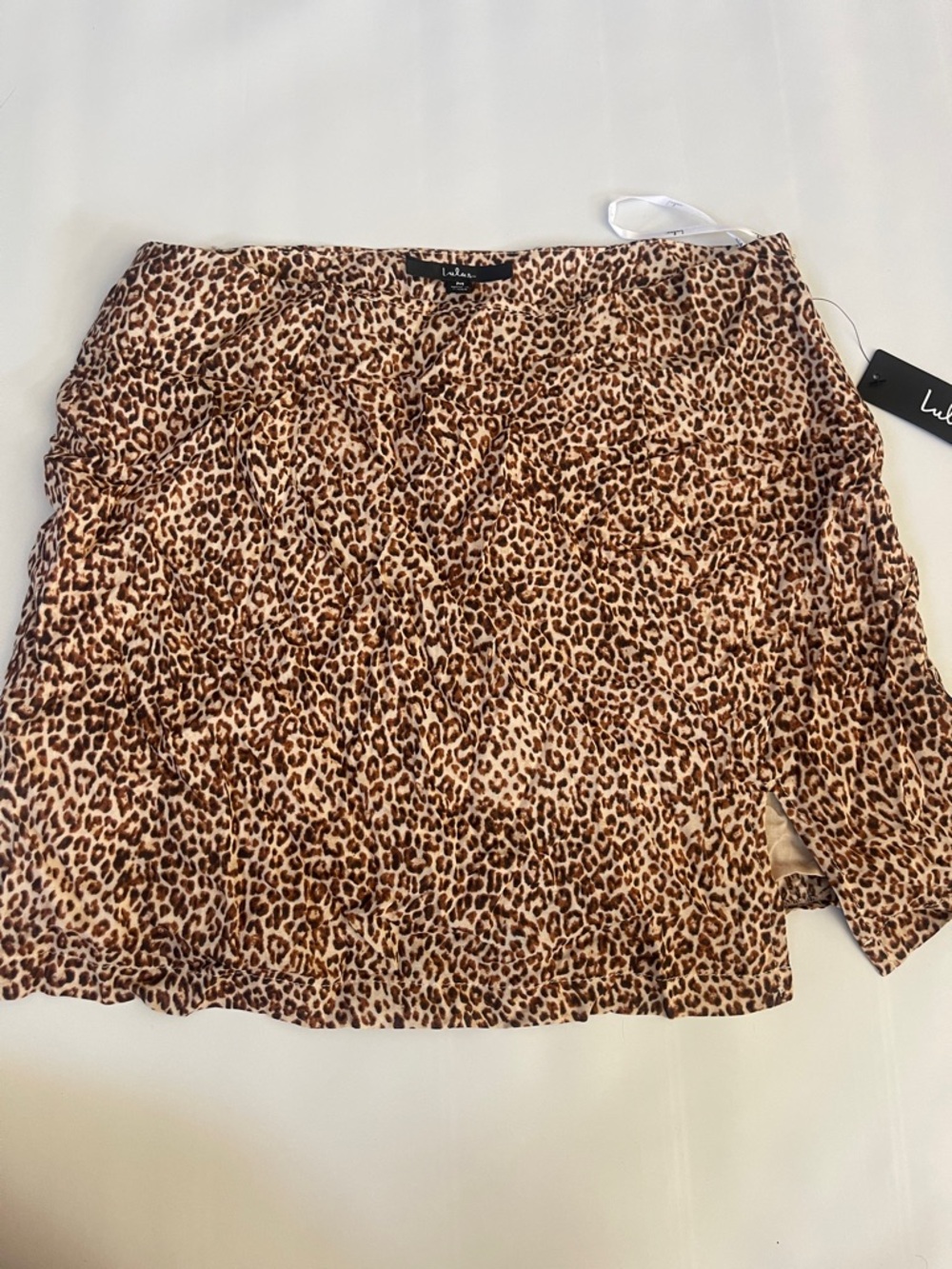 Lulus fiercely in love leopard print mini skirt size medium, beige black new
M